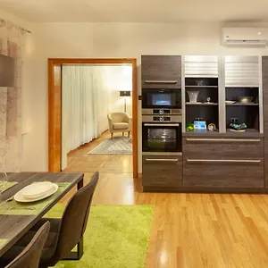 https://villa-magnolia.hotels-in-ljubljana.com